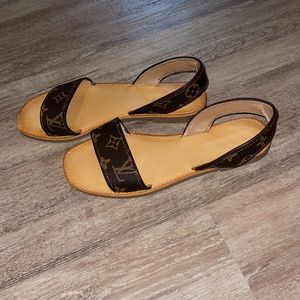 Louis Vuitton Sandal’s
